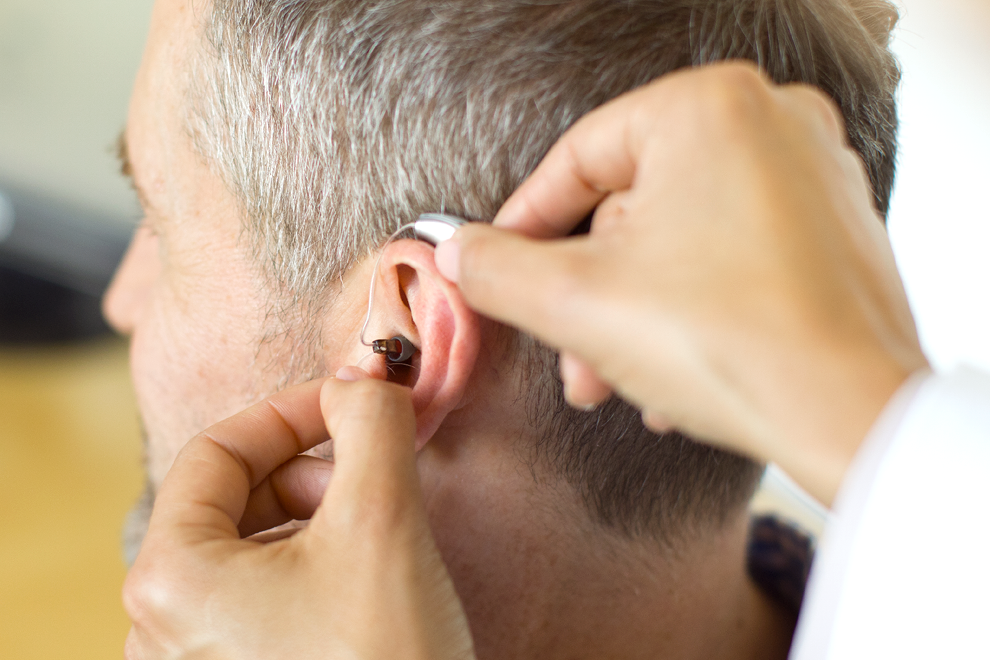 ¿Qué tipo de audífono es el adecuado para ti? optica azpilicueta pamplona